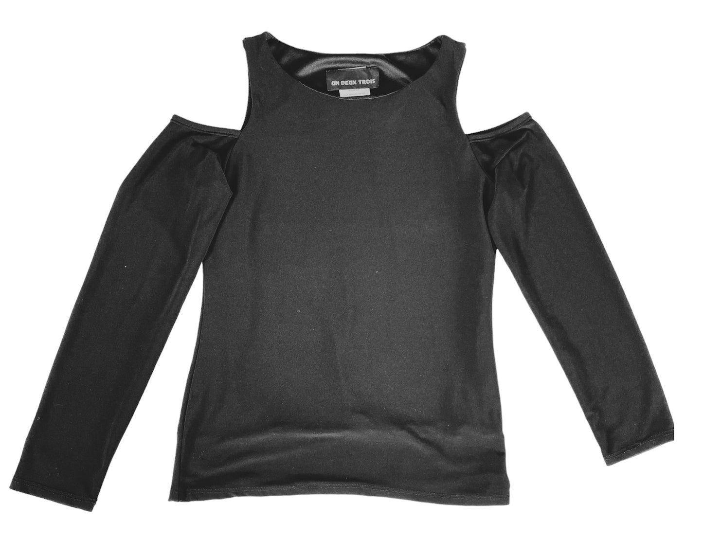 BLUSA NEGRA AJUSTADA M.L HOMBROS DESCUBIERTOS