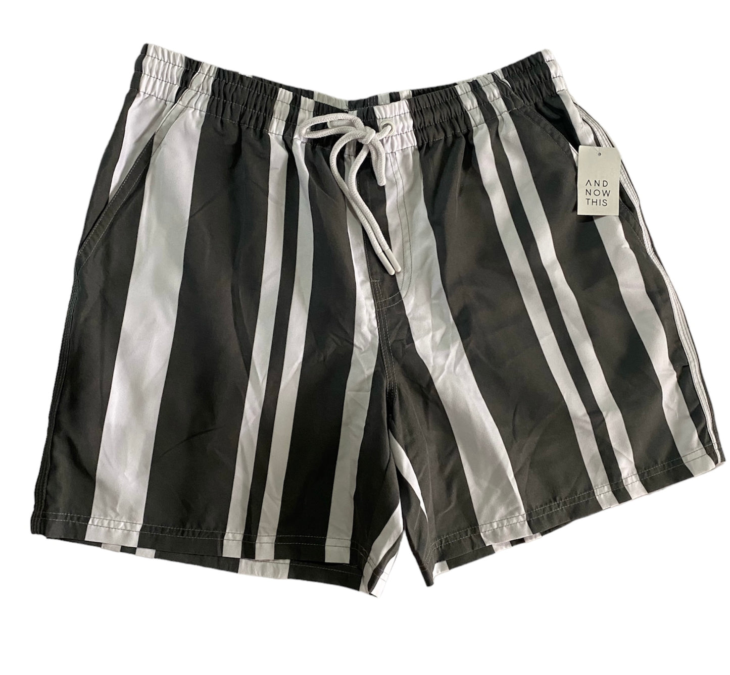 SHORT RAYAS BLANCO Y GRIS